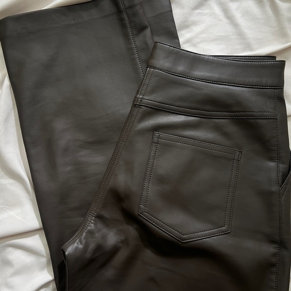 OAK + FORT: STRAIGHT LEG VEGAN LEATHER PANT - Picture 7 of 7